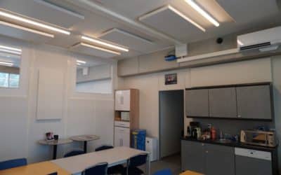 Traitement acoustique pour une cafétéria d’entreprise à Givisiez